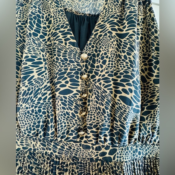 DVF Zaeta Silk Chiffon Pleated Animal Dress - Picture 14 of 15